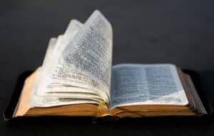 Biblia en tu móvil: ¡Descubre el poder!