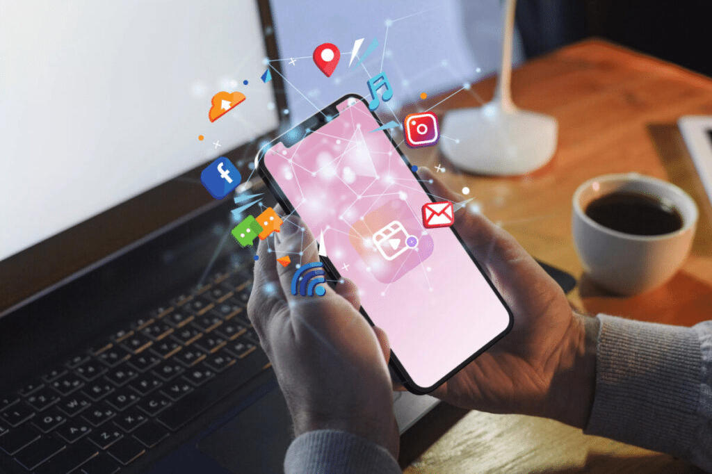 Revolución Digital: Redes Sociales y Cambio