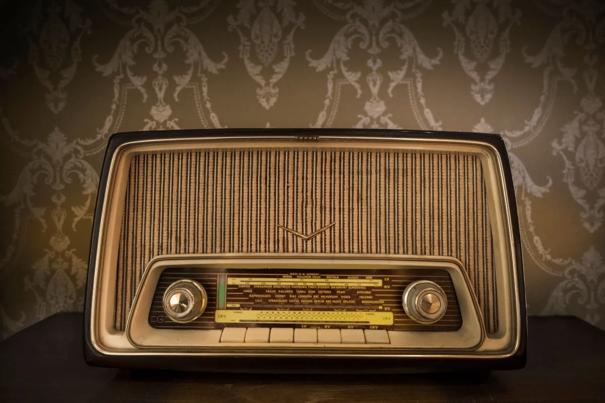 Ondas que Conectan: AM vs FM