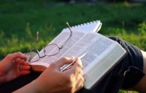 Conéctate con la Biblia Digital